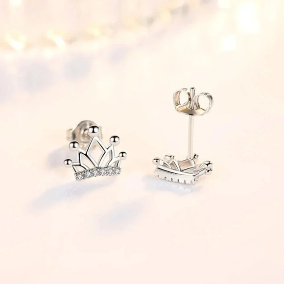 925 Sterling Silver Minimalist Crown Stud Earrings - Picture 4 of 5